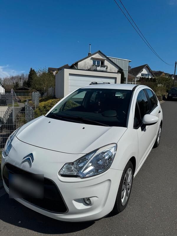 Weiß Gebraucht 2013 Citroën C3 Kleinwagen | 3.200 € (Fairer Preis) - Bild 1/4