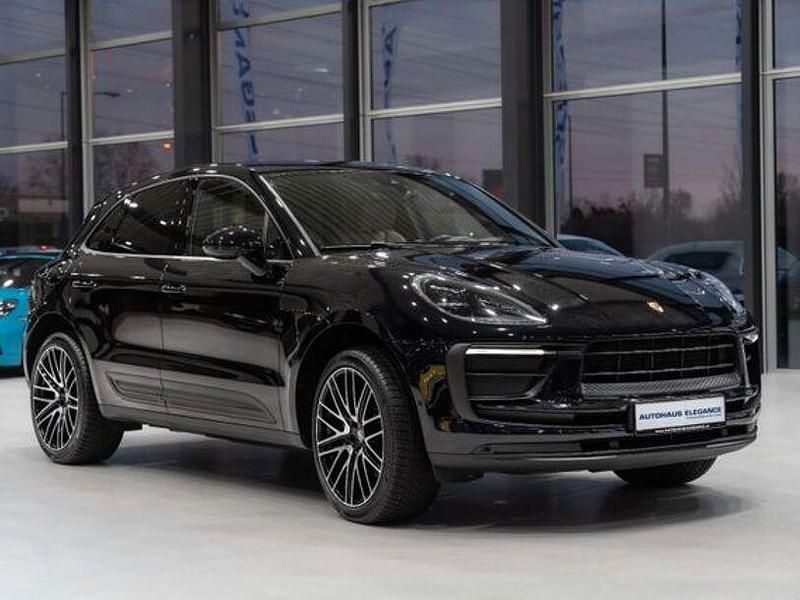 Gebraucht Porsche Macan Basis 265 PS (194 kW) 2021 Tiefschwarzmetallic SUV