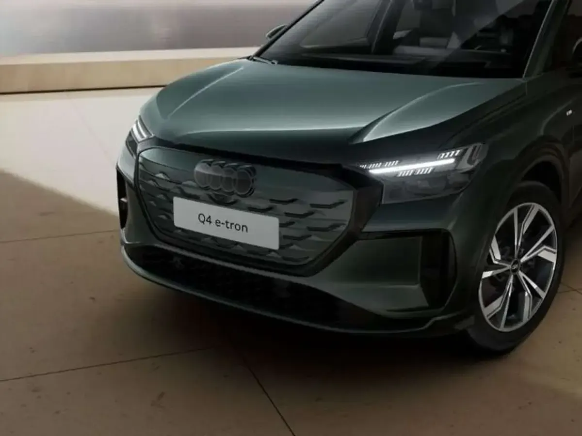 Neu Audi Q4 e-tron Sport 219 kW (299 PS) 2026 Grün SUV