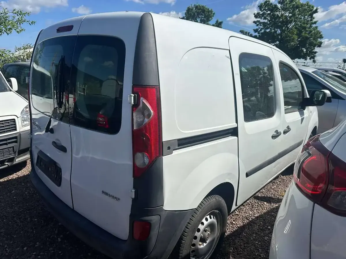 Gebraucht Renault Kangoo Rapid Extra 68 PS (50 kW) 2011 Gletscherweiss Van / Kleinbus