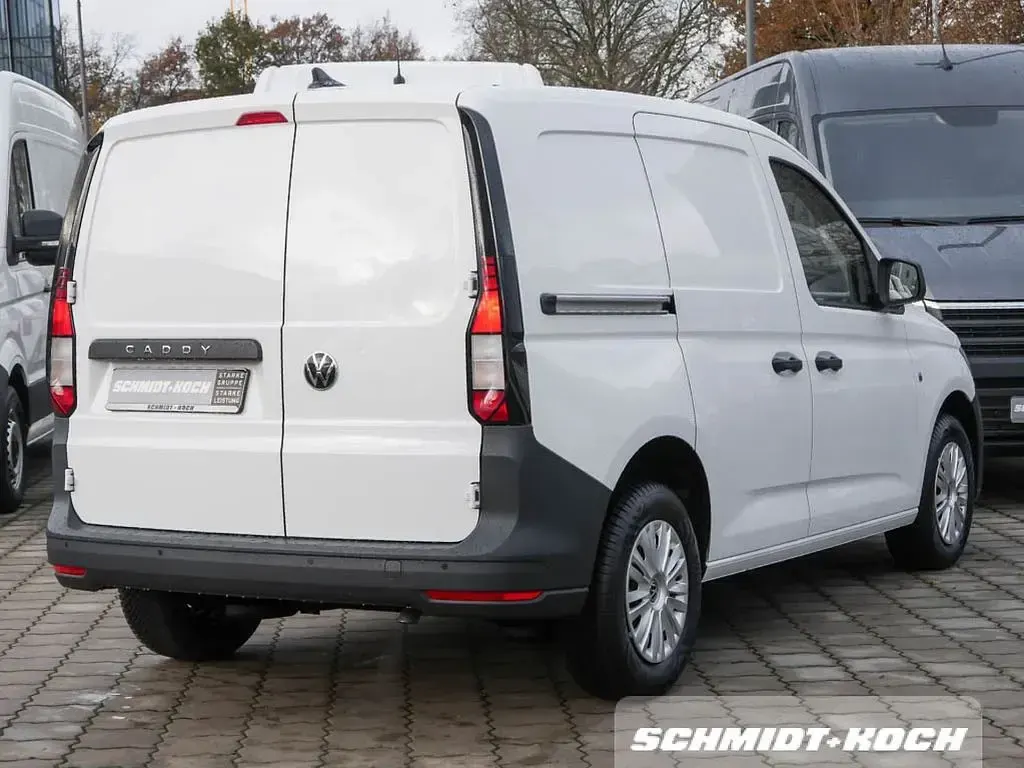 Gebraucht VW Caddy 102 PS (75 kW) 2023 Candyweiß (weiß) Van / Kleinbus