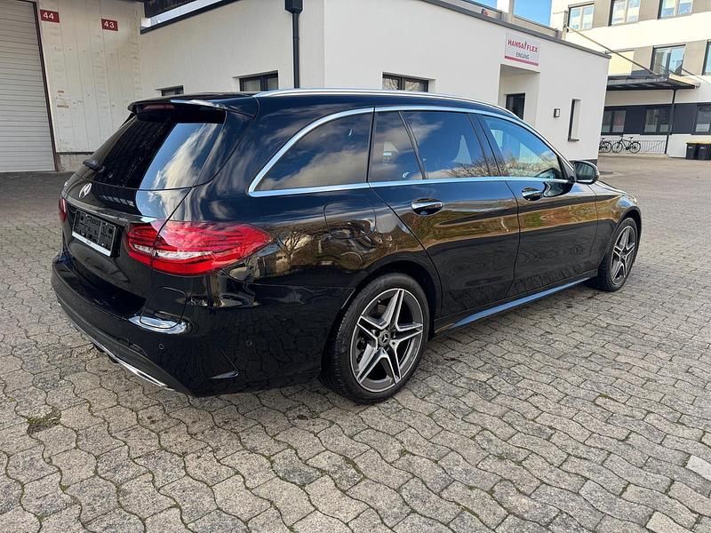 Gebraucht Mercedes C300e AMG 211 PS (155 kW) 2020 Schwarz Kombi