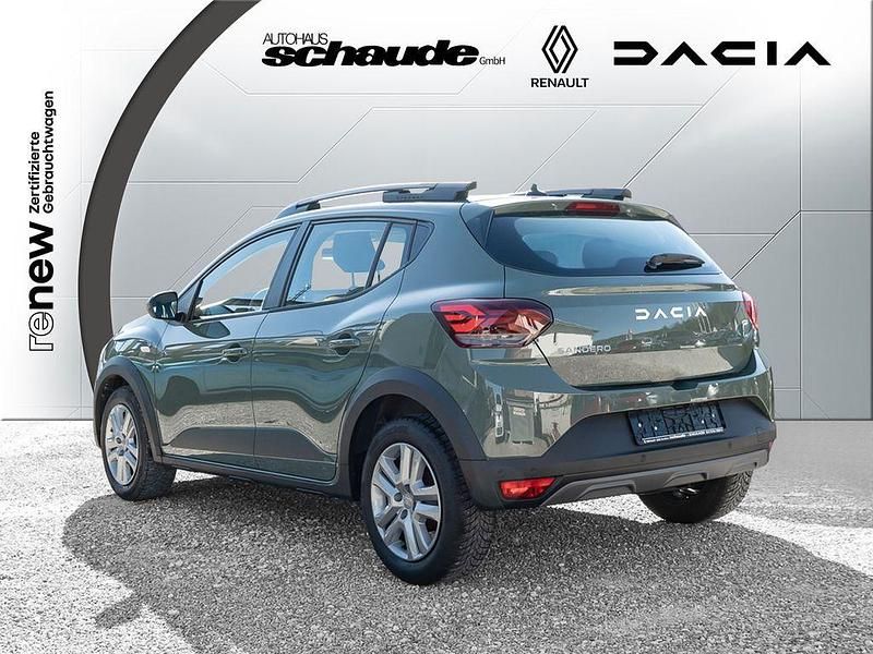 Gebraucht Dacia Sandero Expression 101 PS (74 kW) 2023 Grün SUV