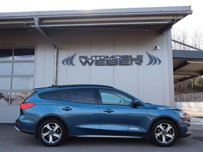 Gebraucht Ford Focus Active 125 PS (91 kW) 2020 Blau Kombi