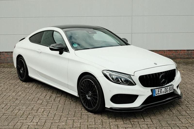 Weiß Gebraucht 2017 Mercedes C200 AMG Coupé | 19.000 € (Fairer Preis) - Bild 1/4
