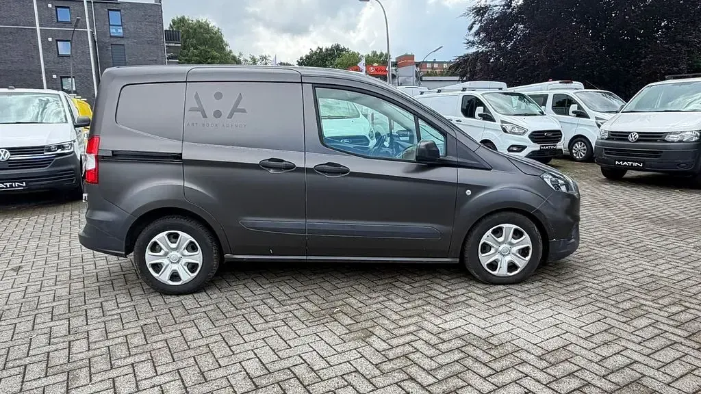 Gebraucht Ford Transit Trend 75 PS (55 kW) 2021 Weiß Van / Kleinbus