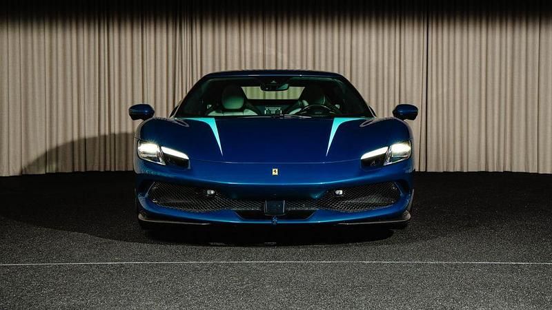 Gebraucht Ferrari 296 829 PS (609 kW) 2023 Blau