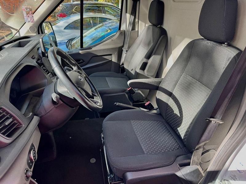 Gebraucht Ford Transit Trend 185 PS (136 kW) 2020 Weiß Van / Kleinbus