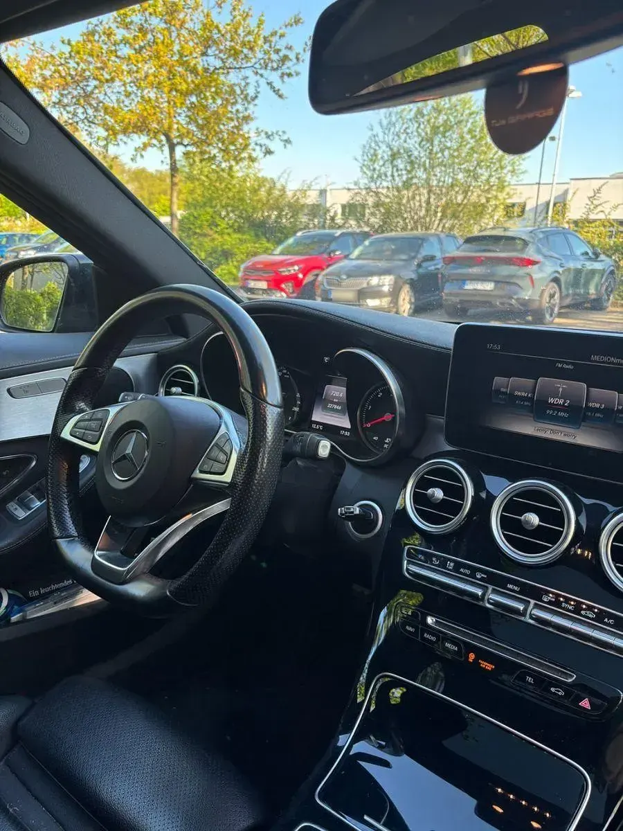 Gebraucht Mercedes C250 AMG line 204 PS (150 kW) 2016 Blau Limousine