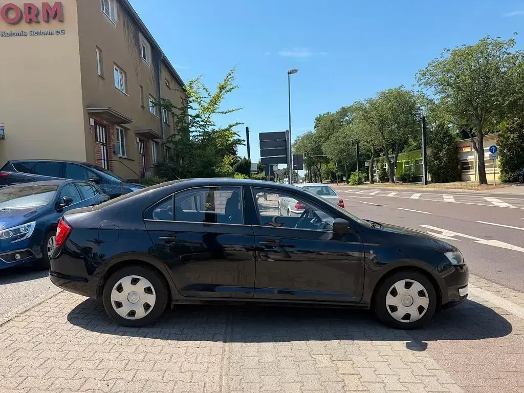 Gebraucht Skoda Rapid Active 86 PS (63 kW) 2013 Schwarz Kleinwagen