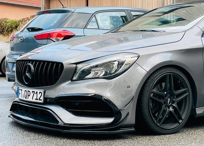 Grau Gebraucht 2018 Mercedes CLA250 AMG line Limousine | 26.000 € (Fairer Preis) - Bild 1/4