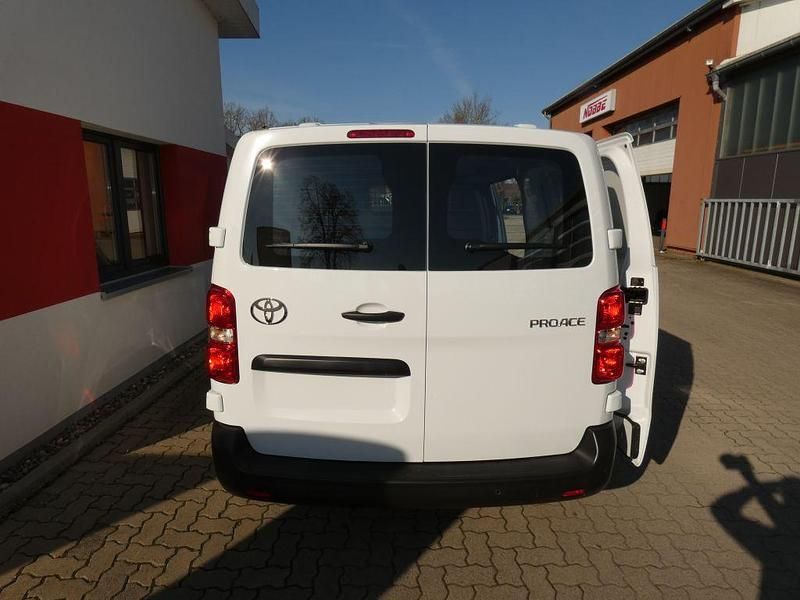 Gebraucht Toyota Proace 120 PS (88 kW) 2024 Ice white Van / Kleinbus