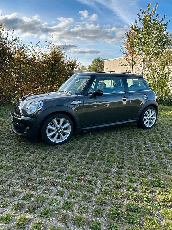 Grau Gebraucht 2011 Mini Cooper SD Kleinwagen | 8.800 € (Fairer Preis) - Bild 1/4