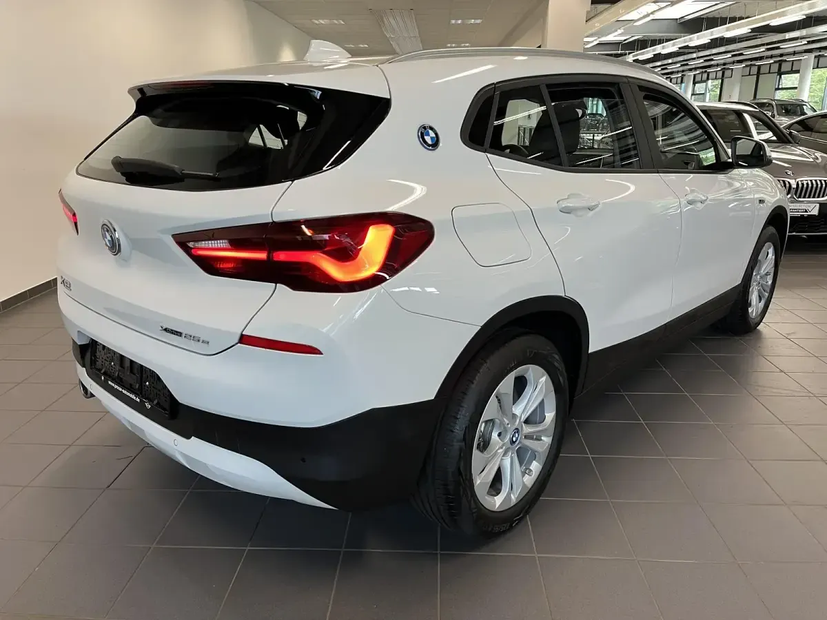 Gebraucht BMW X2 Sport Line 125 PS (91 kW) 2023 Weiß SUV