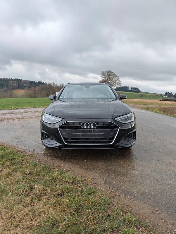 Gebraucht Audi A4 Ambiente 163 PS (119 kW) 2020 Schwarz Kombi