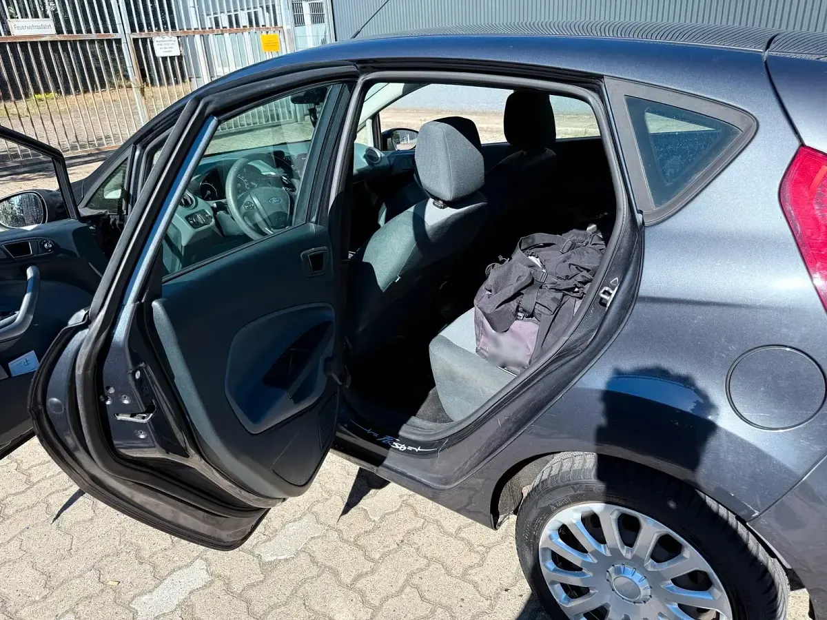 Gebraucht Ford Fiesta Trend 60 PS (44 kW) 2009 Grau Kleinwagen