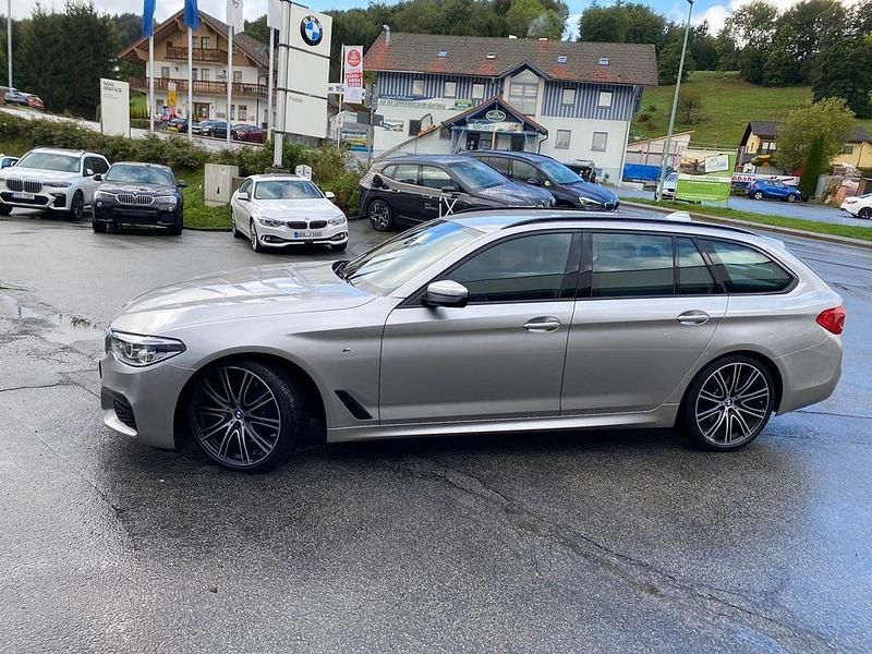 Gebraucht BMW 540 Shadowline 320 PS (235 kW) 2019 Silber Kombi