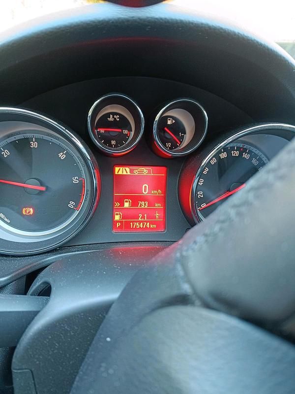 Second-hand Opel Insignia 160 CP (117 kW) 2011 Argintiu Break