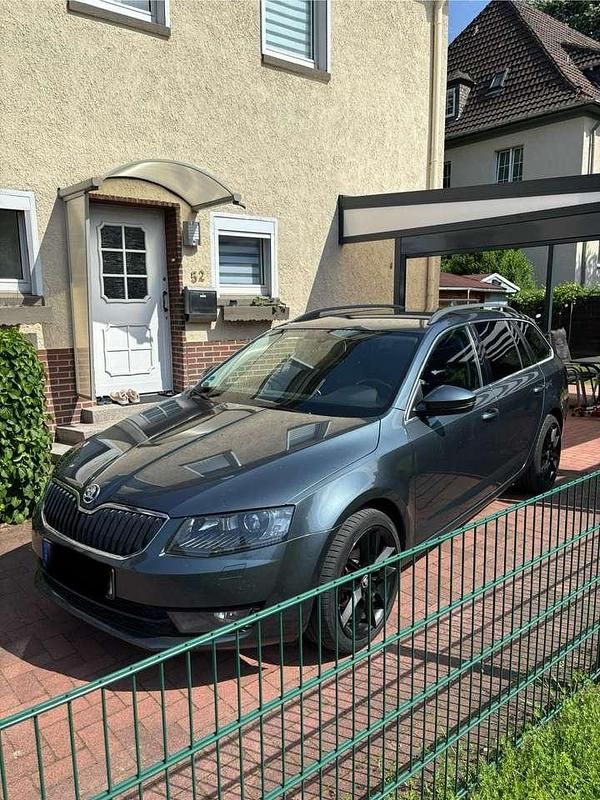 Gebraucht Skoda Octavia 150 PS (110 kW) 2015 Grau Kombi
