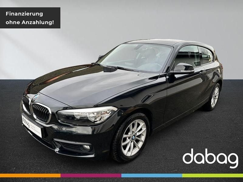 Black sapphire metallic Gebraucht 2016 BMW 116 Advantage Kleinwagen | 13.990 € (Fairer Preis) - Bild 1/4