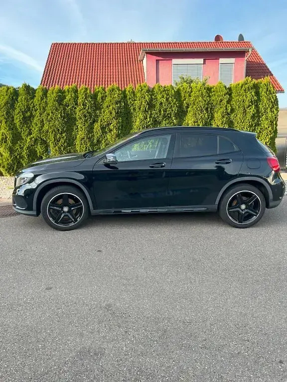 Gebraucht Mercedes GLA250 AMG line 211 PS (155 kW) 2015 Schwarz SUV