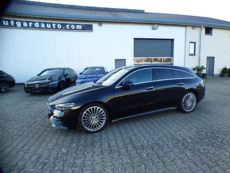 Gebraucht Mercedes CLA200 Shooting Brake AMG 163 PS (119 kW) 2024 696 nachtschwarz Kombi