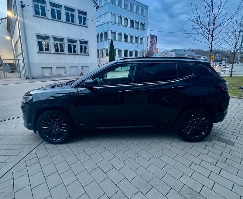 Gebraucht Jeep Compass 150 PS (110 kW) 2021 Schwarz SUV