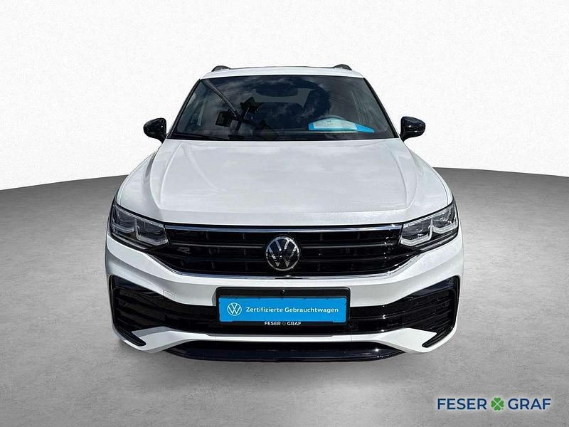 Oryxweiß perlmutteffekt Gebraucht 2024 VW Tiguan Allspace R-line SUV | 43.490 € (Fairer Preis) - Bild 1/1