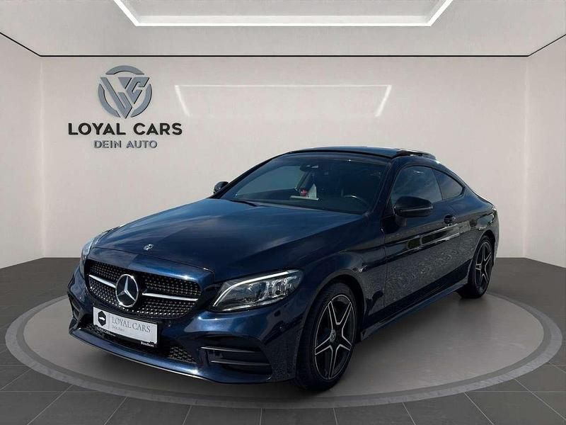 Blau Gebraucht 2018 Mercedes C220 AMG Coupé | 32.990 € (Teuer) - Bild 1/4