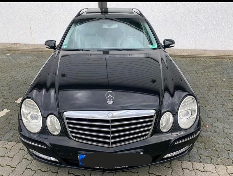 Schwarz Gebraucht 2003 Mercedes E320 Kombi | 4.999 € (Fairer Preis) - Bild 1/4