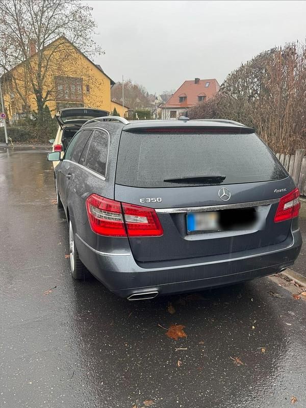 Gebraucht Mercedes E350 Avantgarde 265 PS (194 kW) 2010 Grau Kombi