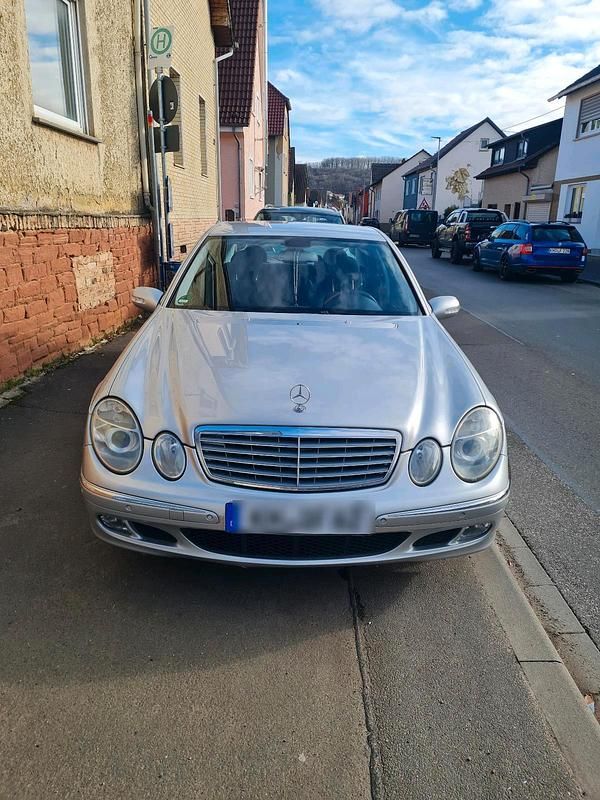 Gebraucht Mercedes E240 170 PS (125 kW) 2001 Silber Limousine