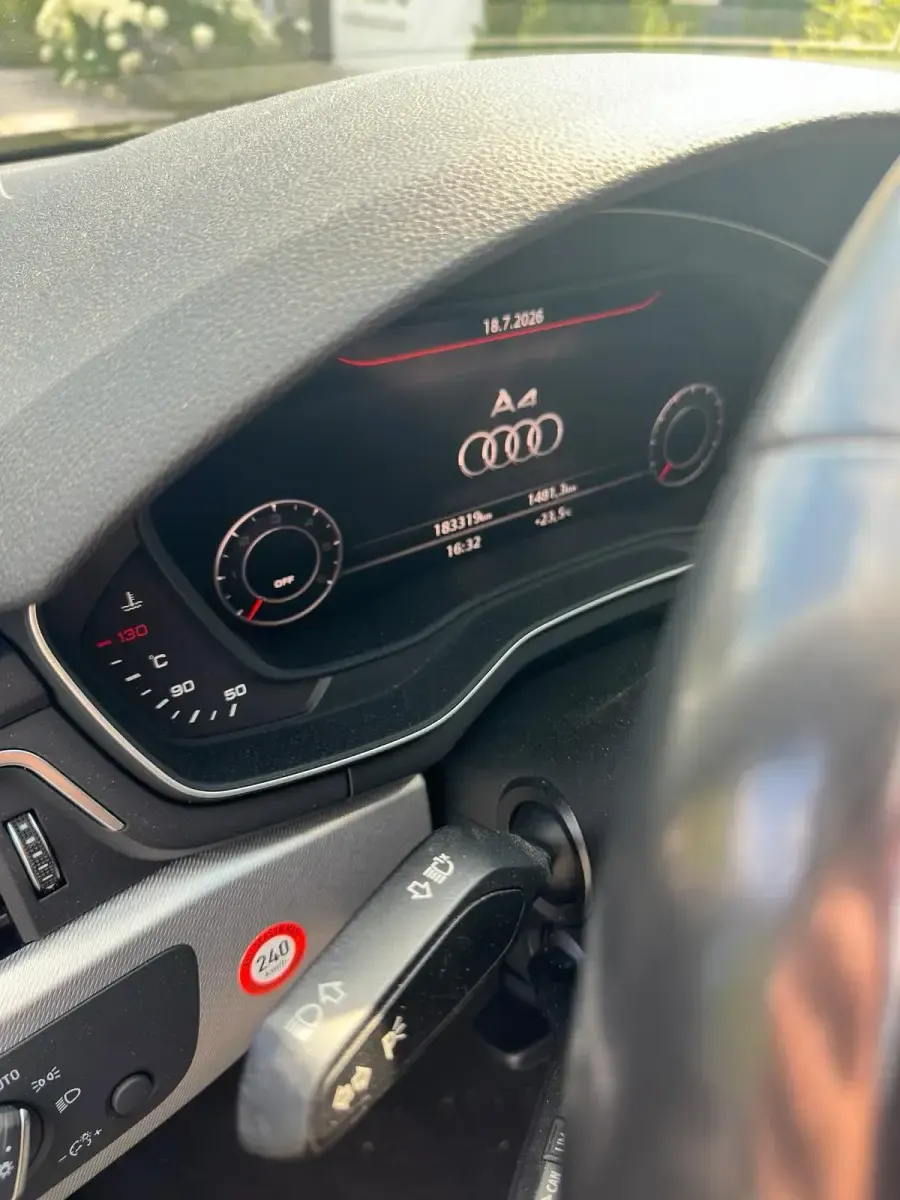 Gebraucht Audi A4 Sport 150 PS (110 kW) 2018 Schwarz Limousine