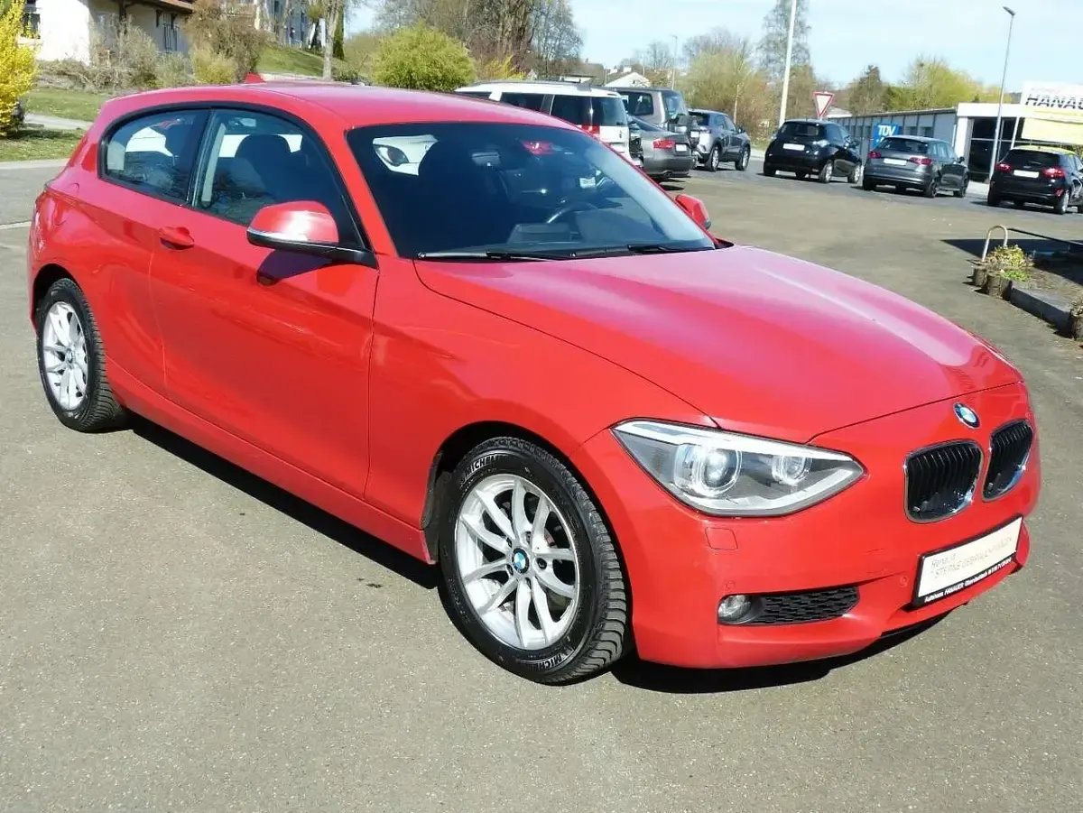 Gebraucht BMW 120 Advantage 200 PS (147 kW) 2012 Rot Kleinwagen