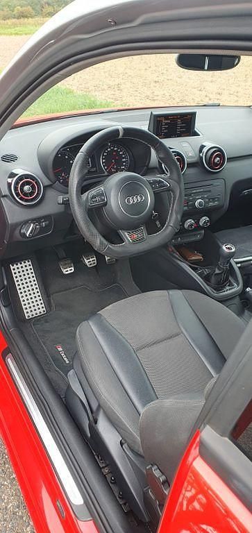 Gebraucht Audi A1 Ambition 86 PS (63 kW) 2010 Rot Kleinwagen