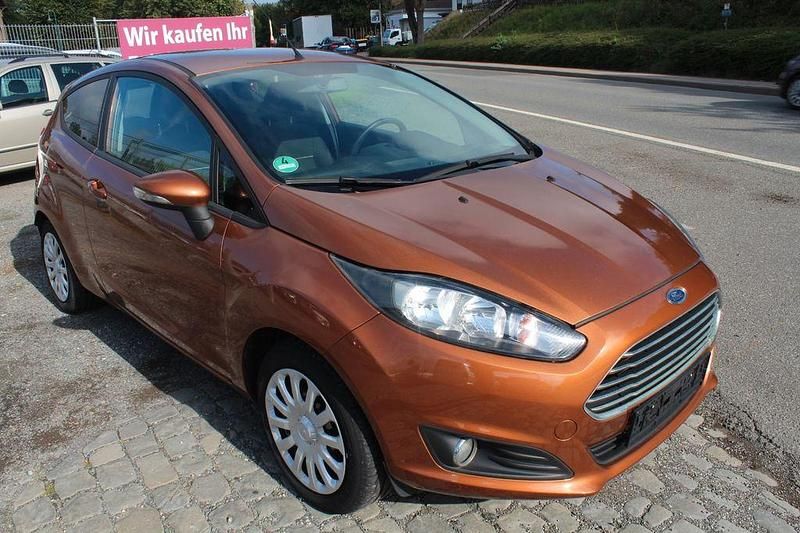 Gebraucht Ford Fiesta Trend 75 PS (55 kW) 2014 Braun Kleinwagen