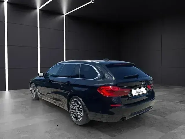 Gebraucht BMW 520 Sport Line 190 PS (139 kW) 2020 Schwarz Kombi