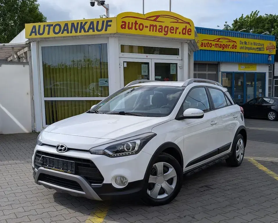 Gebraucht Hyundai i20 Active 120 PS (88 kW) 2016 Weiß Limousine