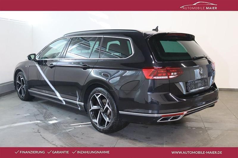Gebraucht VW Passat R-line 200 PS (147 kW) 2023 Deep black perleffekt Kombi