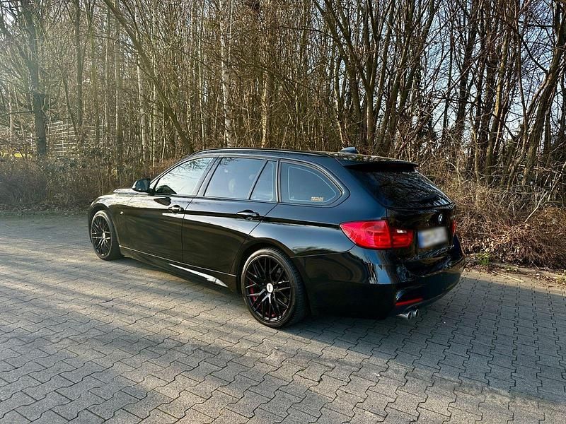 Gebraucht BMW 325 M Sport 218 PS (160 kW) 2014 Schwarz Kombi