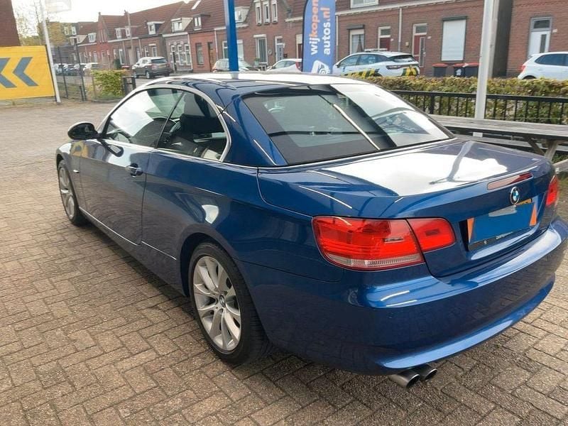 Gebraucht BMW 330 Cabriolet Sport Line 272 PS (200 kW) 2007 Blau Cabrio