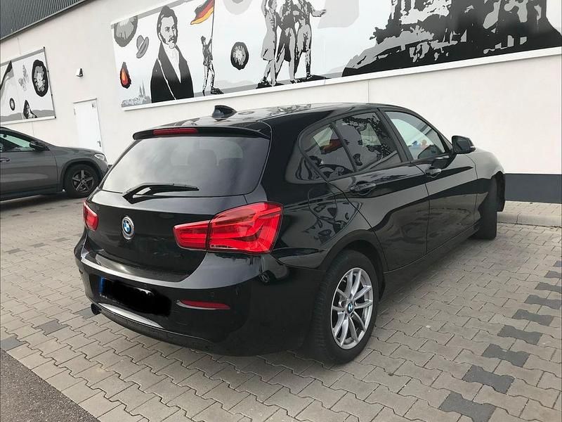 Gebraucht BMW 116 Advantage 109 PS (80 kW) 2016 Schwarz Kleinwagen