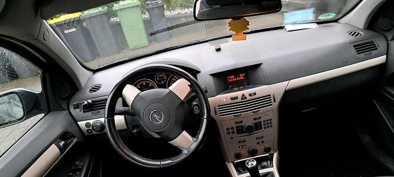 Gebraucht Opel Astra 102 PS (75 kW) 2006 Grau Kombi