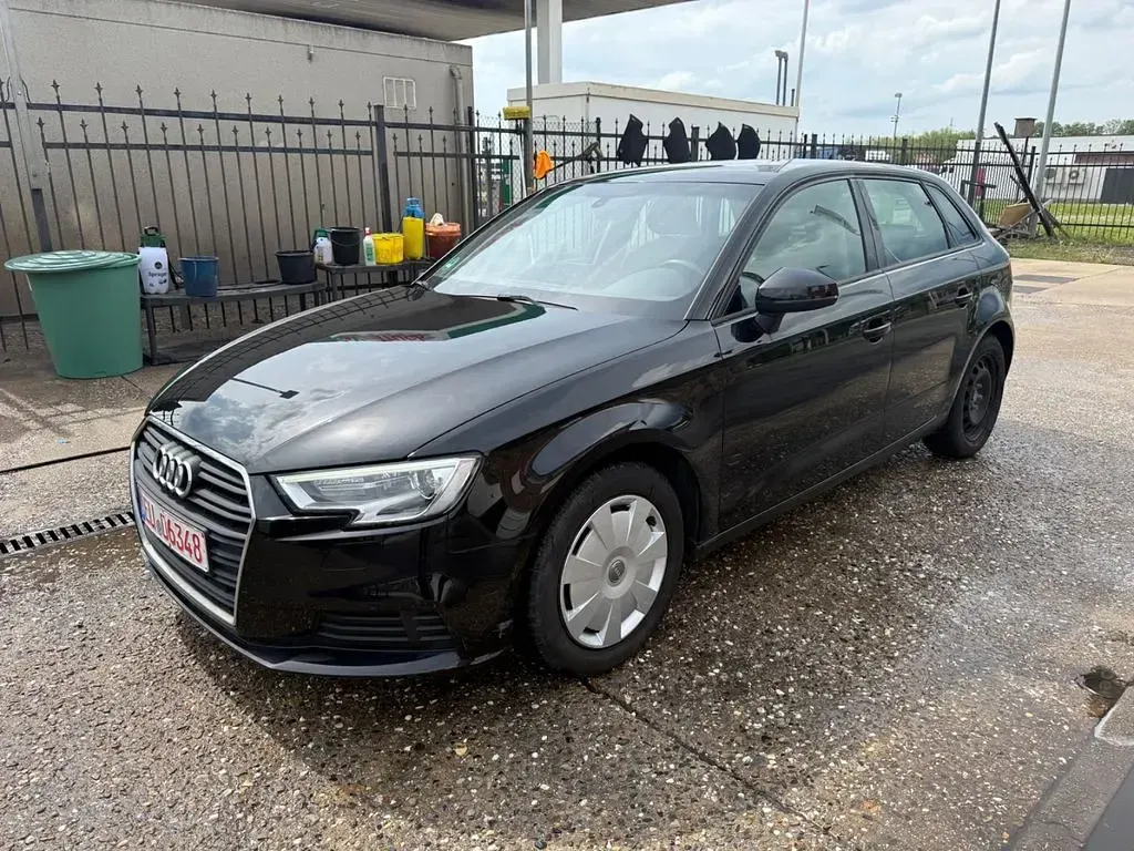 Second-hand Audi A3 Basis 116 CP (85 kW) 2019 Negru Berlinǎ