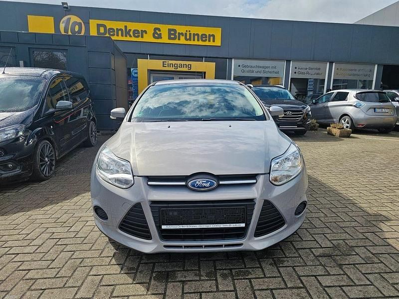 Gebraucht Ford Focus Trend 95 PS (69 kW) 2011 Grau Limousine