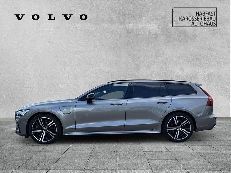 Gebraucht Volvo V60 Plus 455 PS (334 kW) 2022 Pebble grey / metallic Kombi