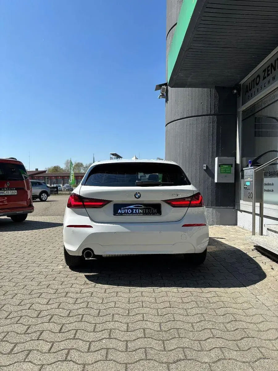 Gebraucht BMW 118 136 PS (100 kW) 2022 Weiß Limousine