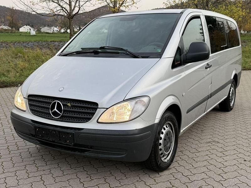 Brillantsilber metallic Gebraucht 2005 Mercedes Vito Van | 6.999 € (Etwas zu teuer) - Bild 1/4