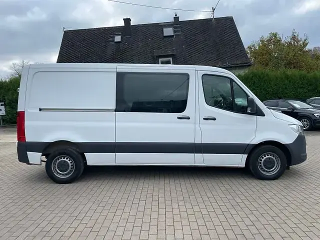 Używany Mercedes Sprinter 143 KM (105 kW) 2020 Biały Van