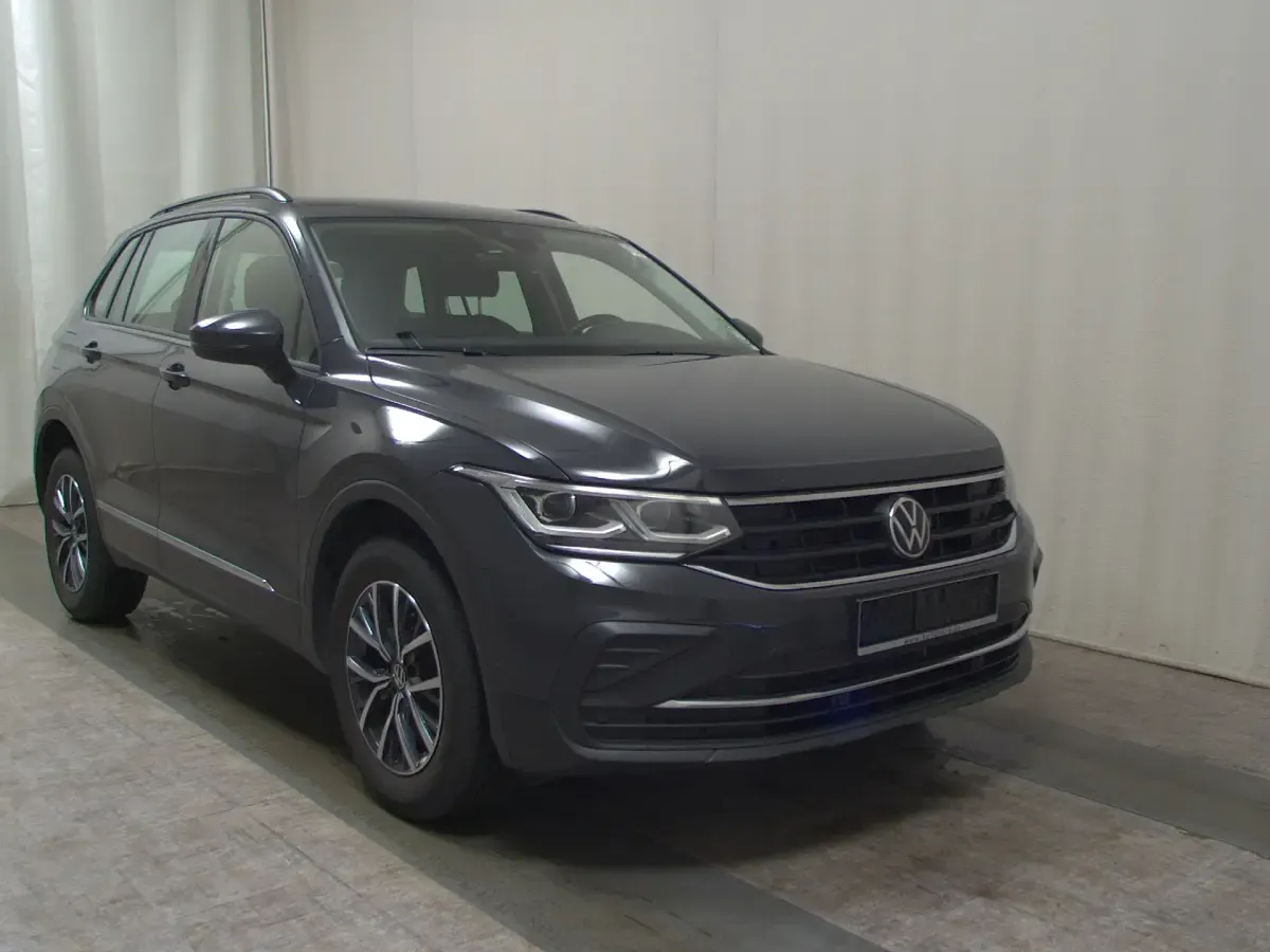 Gebraucht VW Tiguan Life 245 PS (180 kW) 2022 Grau SUV